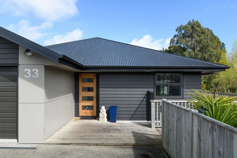 Photo of property in 33 Galea Grove, Kelvin Grove, Palmerston North, 4414