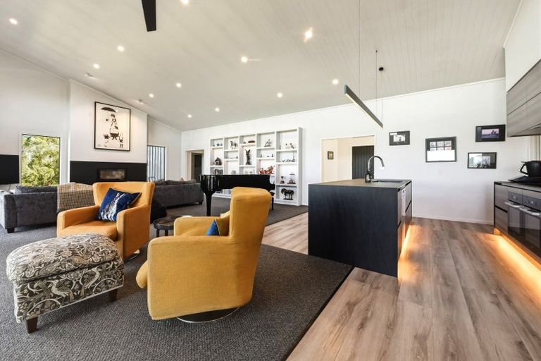 Photo of property in 122 Hitiri Road, Kinloch, Taupo, 3377