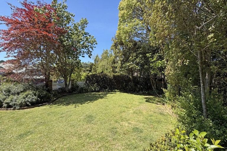 Photo of property in 35 Ravenstone Place, Chatswood, Auckland, 0626