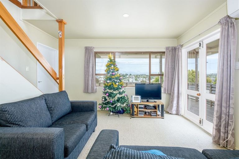 Photo of property in 62 Lyttelton Avenue, Forrest Hill, Auckland, 0620