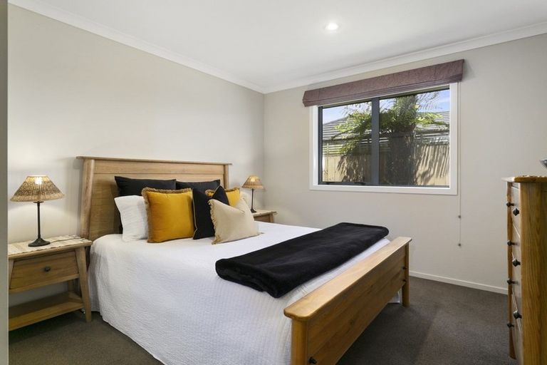 Photo of property in 8a Rose Leigh Drive, Cambridge, 3434