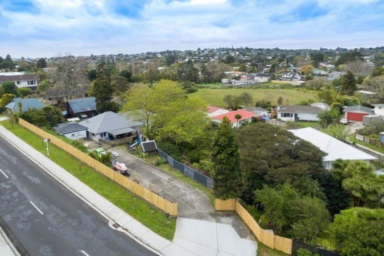 Photo of property in 32 Kashmir Road, Glen Eden, Auckland, 0602