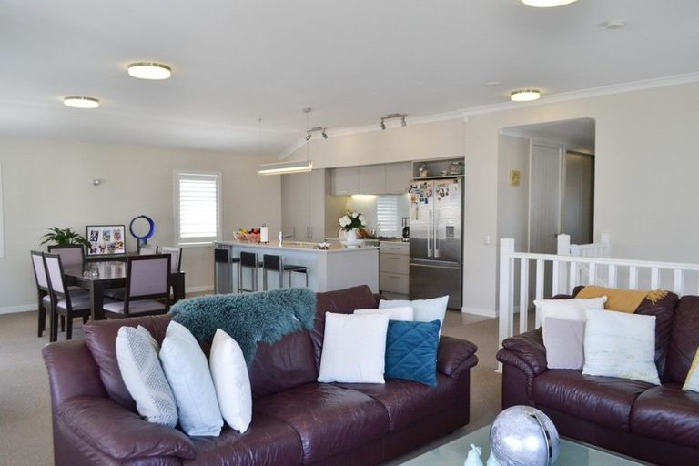 Photo of property in 26 Kensington Drive, Orewa, 0931