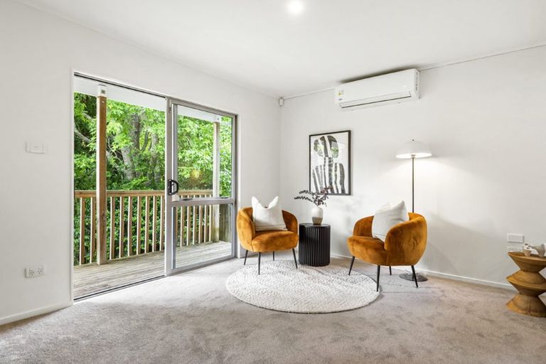 Photo of property in 2/128 Lynn Road, Bayview, Auckland, 0629