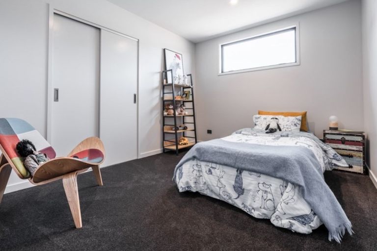 Photo of property in 40 Mount Creighton Crescent, Wanaka, 9305