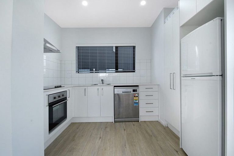 Photo of property in 41 Eileen Newey Place, Henderson, Auckland, 0612