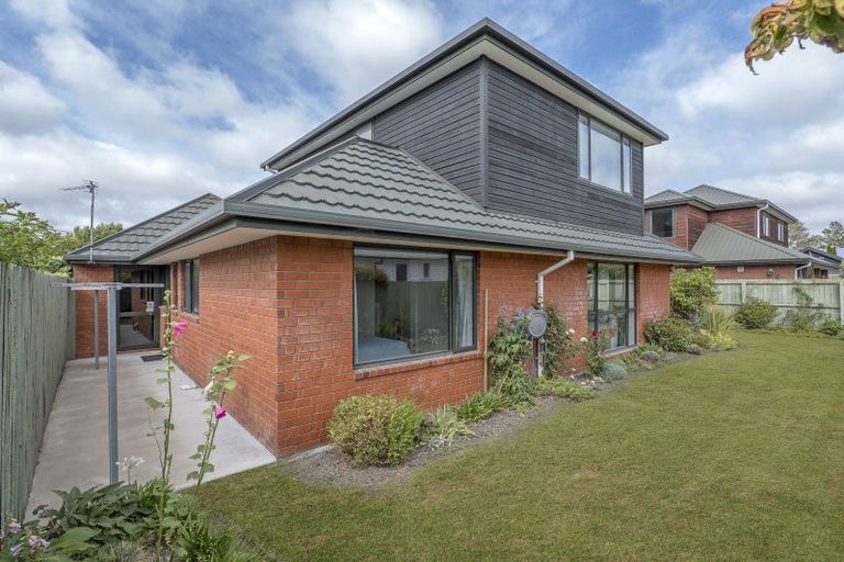 Photo of property in 16 Wentworth Street, Ilam, Christchurch, 8041