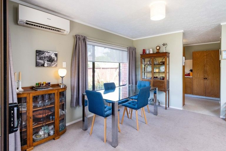 Photo of property in 2 Kotuku Place, Taradale, Napier, 4112