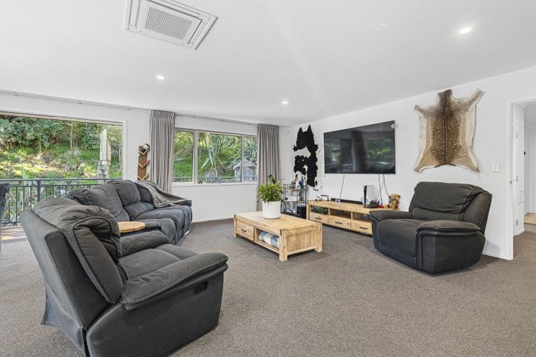 Photo of property in 198 Seaview Road, Westown, New Plymouth, 4310