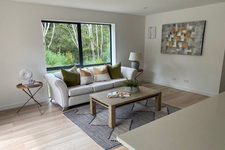 Photo of property in 3 Satchell Place, Birkenhead, Auckland, 0626