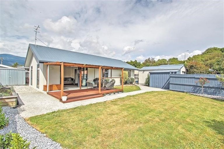 Photo of property in 15 Duffy Place, Stoke, Nelson, 7011