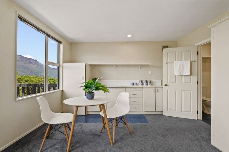 Photo of property in 3a Strawberry Lane, Fernhill, Queenstown, 9300