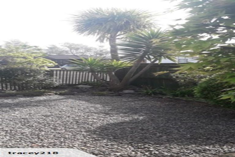 Photo of property in 2 Monarch Grove, Maoribank, Upper Hutt, 5018