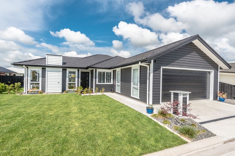 Photo of property in 19 Kowhai Drive, Cambridge, 3434