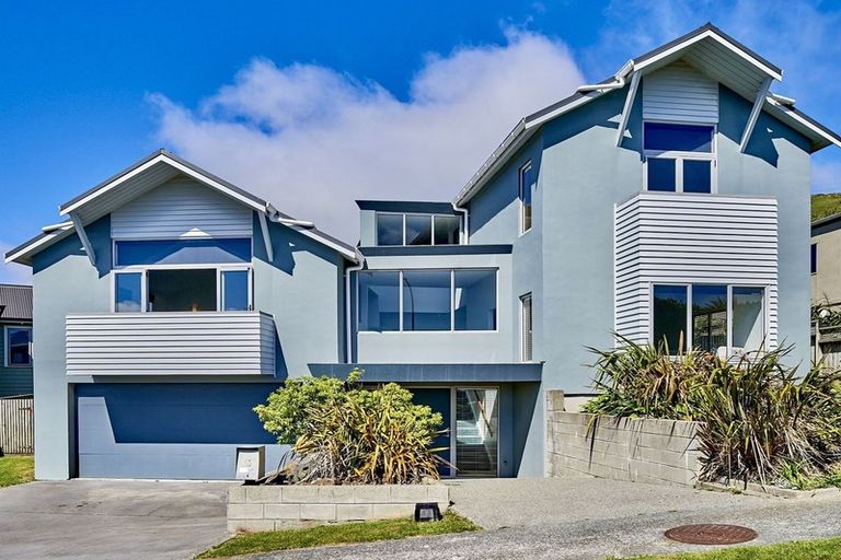 Photo of property in 53 Waverton Terrace, Churton Park, Wellington, 6037