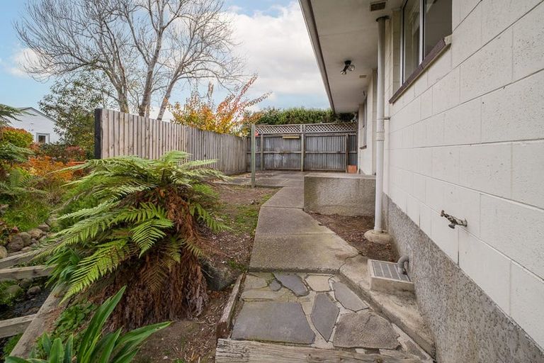 Photo of property in 2/77 Mays Road, St Albans, Christchurch, 8052