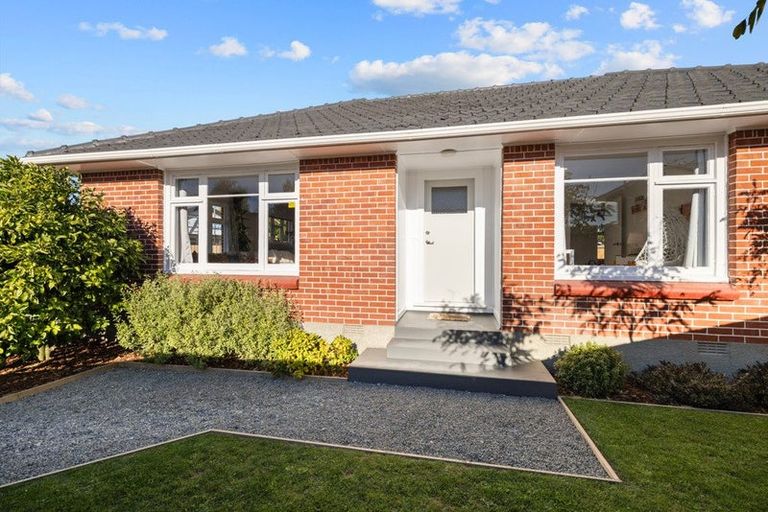 Photo of property in 37 Balrudry Street, Avonhead, Christchurch, 8042