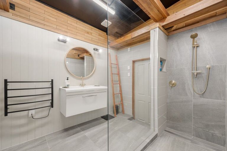 Photo of property in 28 Huron Street, East Gore, Gore, 9710