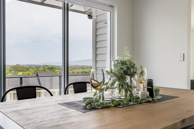 Photo of property in 103 Kakariki Grove, Waikanae, 5036