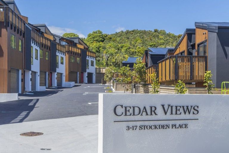 Photo of property in 6 Stockden Place, Karori, Wellington, 6012