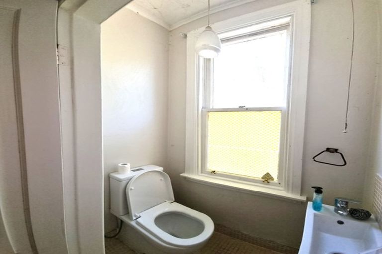 Photo of property in 10 Chesterton Street, Johnsonville, Wellington, 6037