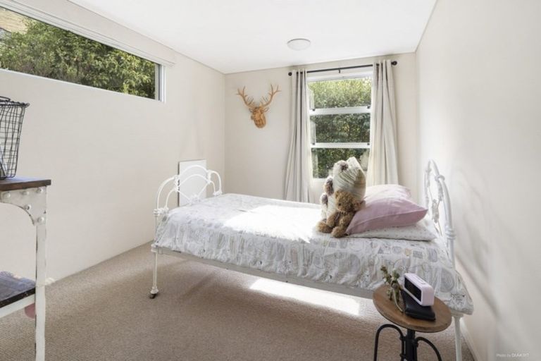 Photo of property in 51 Amesbury Drive, Churton Park, Wellington, 6037