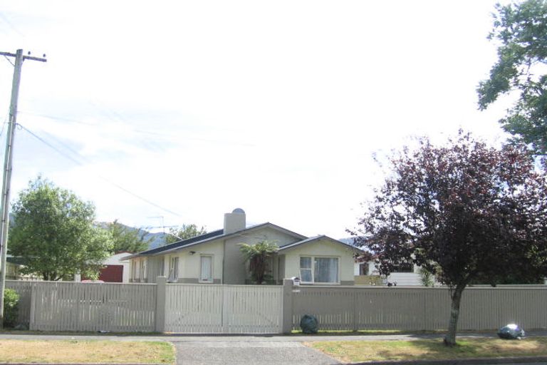 Photo of property in 16 Miro Street, Trentham, Upper Hutt, 5018