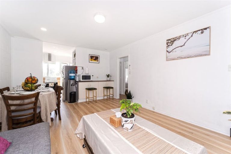 Photo of property in 5/38 Edmonton Road, Henderson, Auckland, 0612