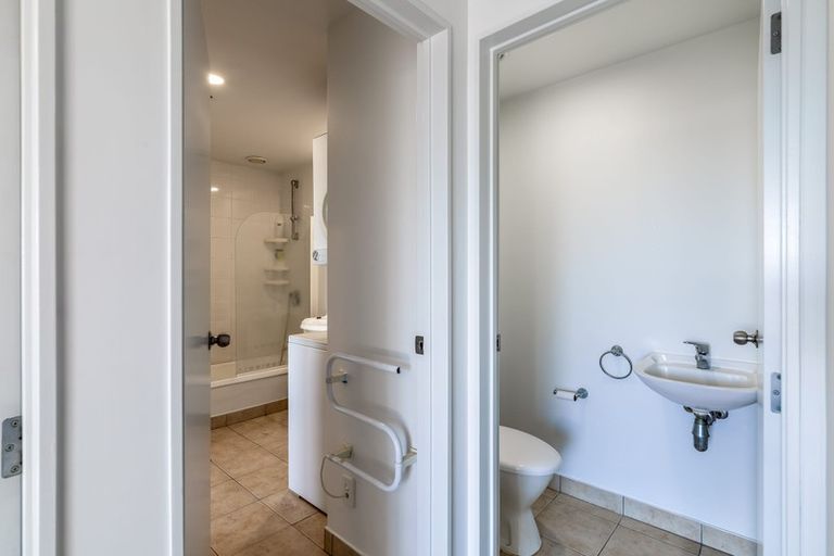 Photo of property in 5e/10 Crown Lynn Place, New Lynn, Auckland, 0600