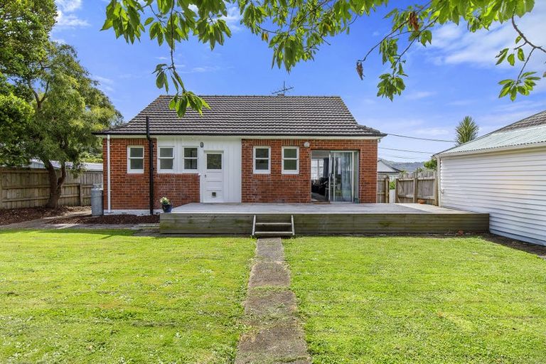 Photo of property in 114 Judd Crescent, Naenae, Lower Hutt, 5011