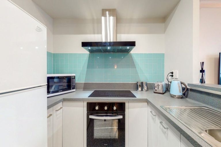 Photo of property in 17 Kent Terrace - Kent Apartments, 3d/16 Kent Terrace, Mount Victoria, Wellington, 6011