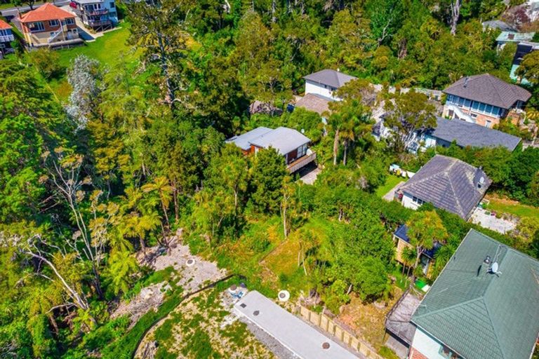 Photo of property in 27a Fairmount Road, Titirangi, Auckland, 0604