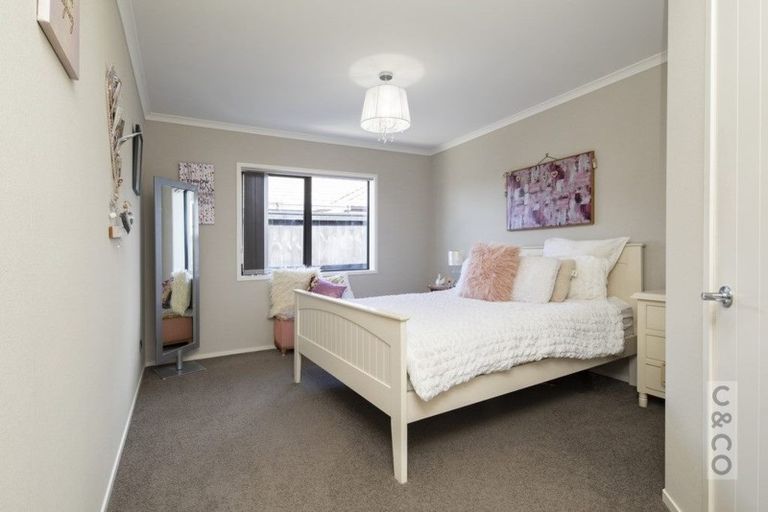 Photo of property in 11 Pohutukawa Parade, Riverhead, 0820