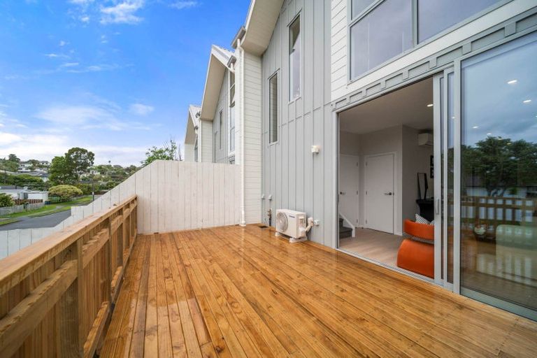 Photo of property in 10c Clensmore Place, Torbay, Auckland, 0630