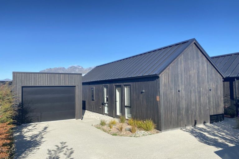 Photo of property in 5 Kotuku Lane, Jacks Point, Queenstown, 9371