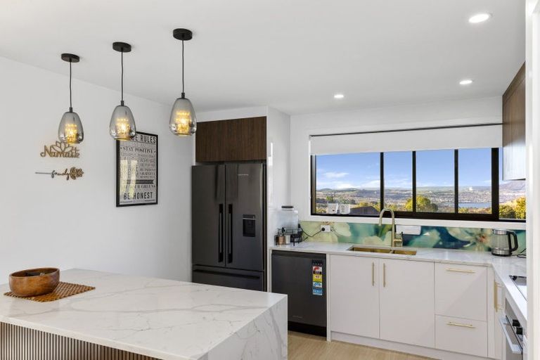 Photo of property in 5 Grandview Lane, Acacia Bay, 3385