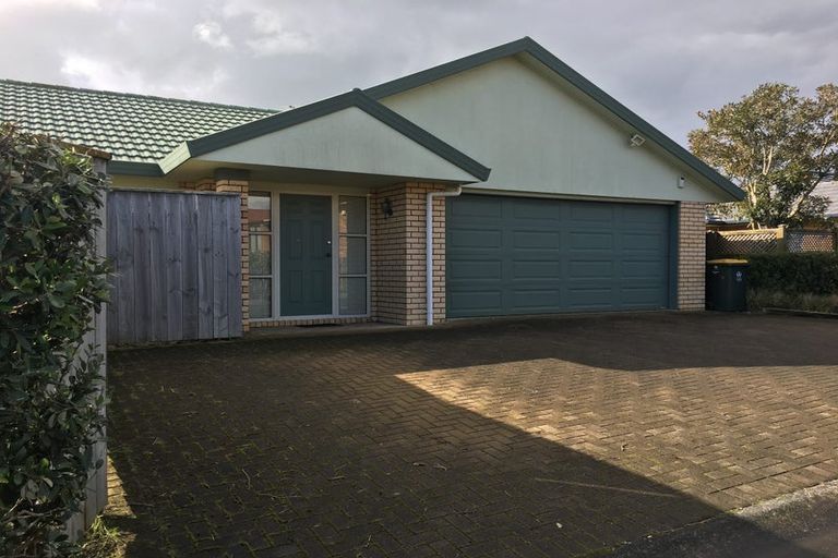Photo of property in 103c Hill Road, Manurewa, Auckland, 2105