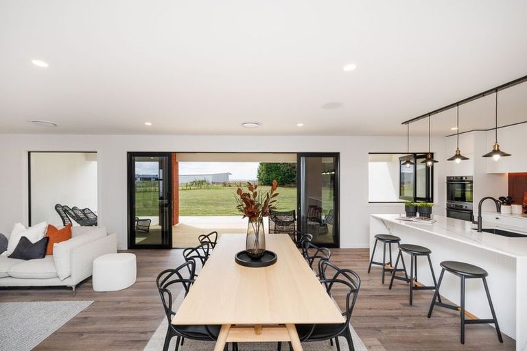 Photo of property in 11 Te Kahu Lane, Halcombe, 4779
