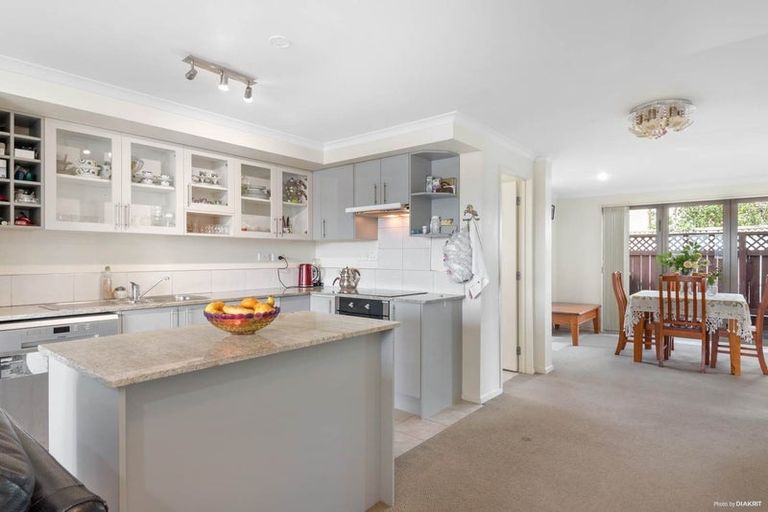 Photo of property in 16 Merlot Lane, Pukekohe, 2120