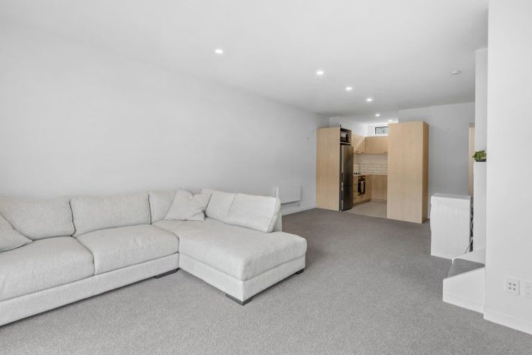 Photo of property in 7u2 Handyside Street, Tawa, Wellington, 5028