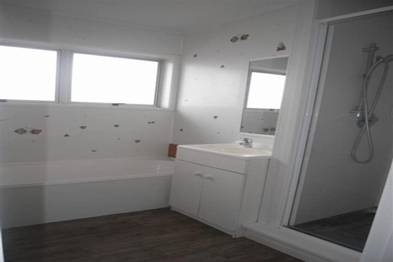 Photo of property in 5 Libra Street, Glen Eden, Auckland, 0602