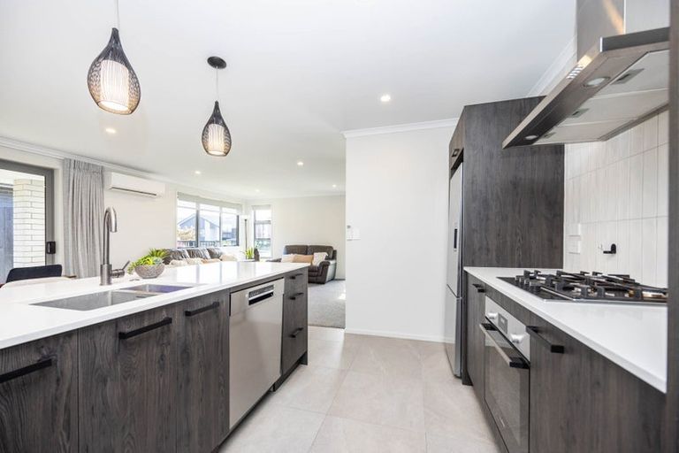 Photo of property in 8 Whakatipu Street, Temple View, Hamilton, 3218