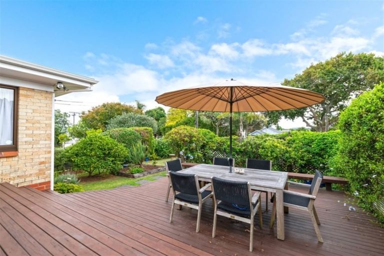 Photo of property in 1/35 Mcintyre Road, Mangere Bridge, Auckland, 2022