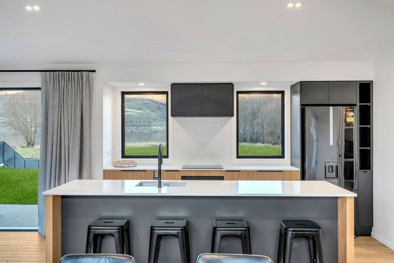 Photo of property in 14 Arion Court, Mount Pisa, Cromwell, 9383
