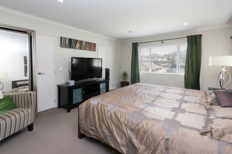 Photo of property in 13 Chateau Rise, Flat Bush, Auckland, 2016