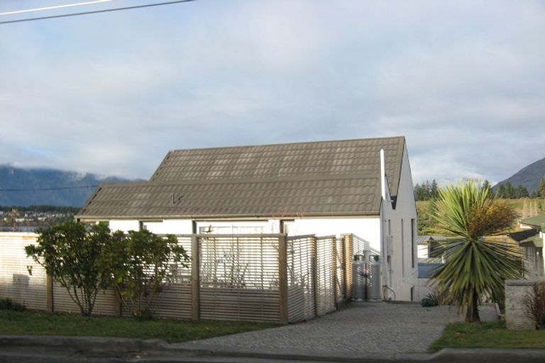 Photo of property in 8 The Terrace, Queenstown, 9300
