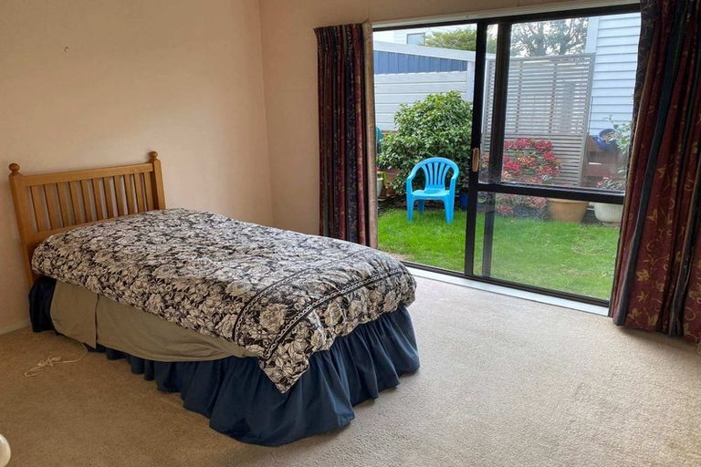 Photo of property in 2/9 Mana Esplanade, Paremata, Porirua, 5026