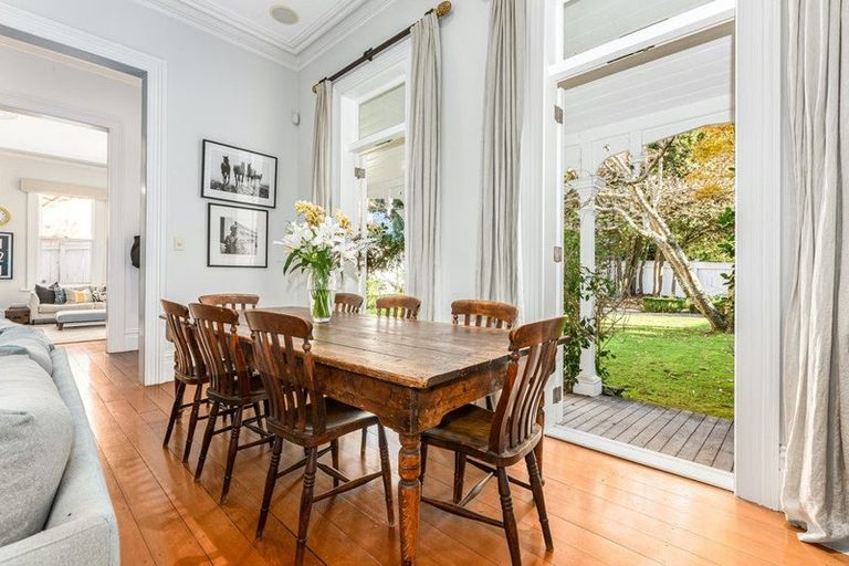 Photo of property in 13 Tinakori Road, Thorndon, Wellington, 6011