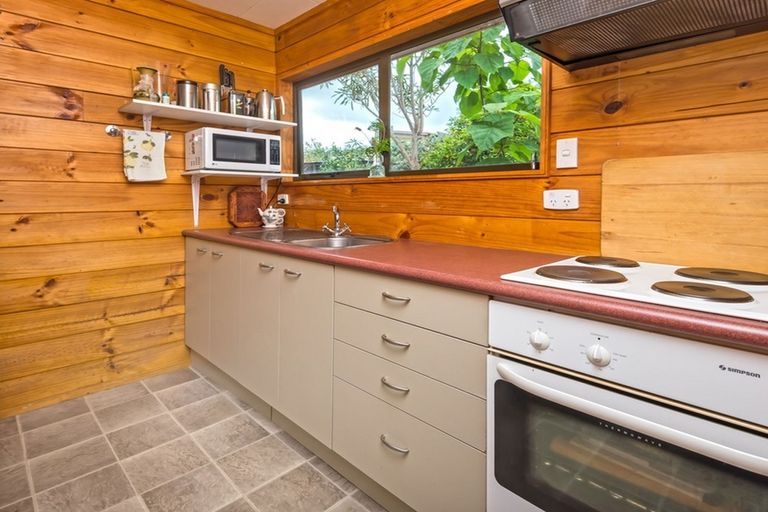 Photo of property in 33 Mellsop Avenue, Waiuku, 2123