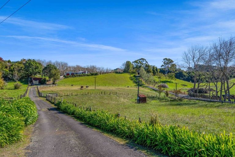 Photo of property in 558 Mangorei Road, Mangorei, New Plymouth, 4371